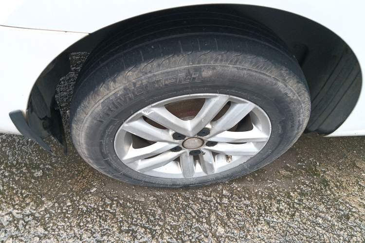Used Volkswagen Santana 2016 1.6L Manual Fashion Edition Right Rear Wheel Hub