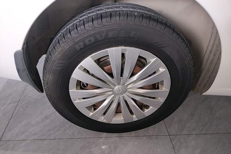 Used Volkswagen Santana 2016 1.6L Manual Fashion Edition Right Rear Wheel Hub