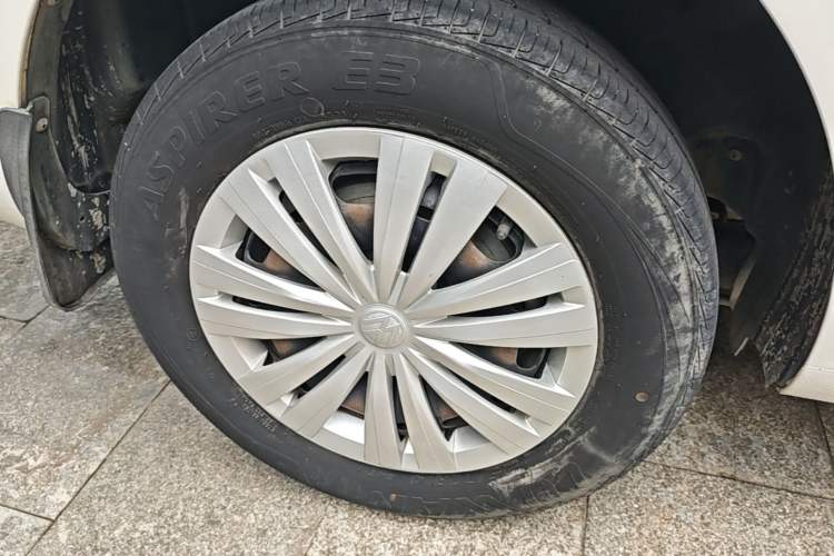 Used Volkswagen Santana 2016 1.6L Automatic Fashion Edition Right Rear Wheel Hub