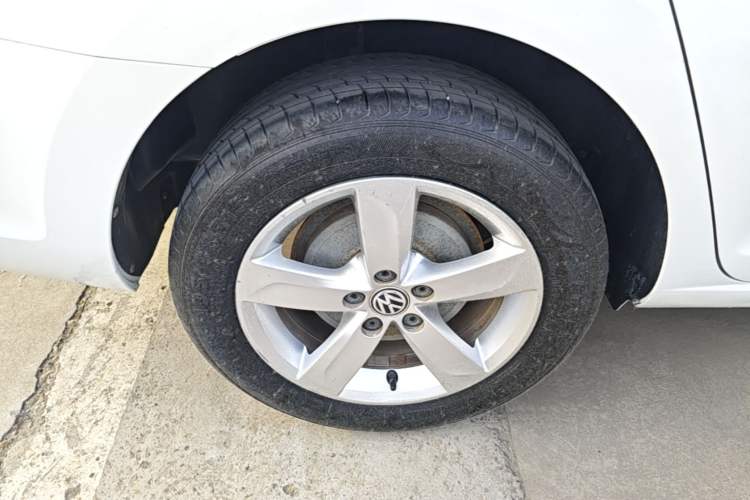 Used Volkswagen Santana 2016 1.4L Manual Fashion Edition Right Rear Wheel Hub