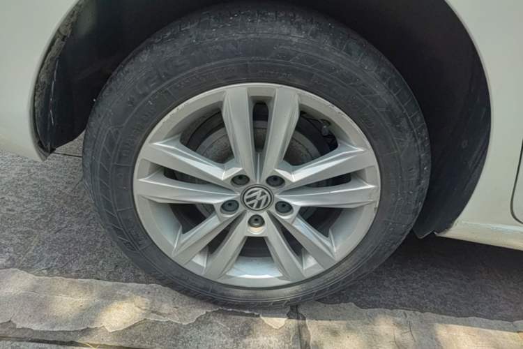 Used Volkswagen Santana 2016 1.6L Automatic Comfort Edition Right Rear Wheel Hub