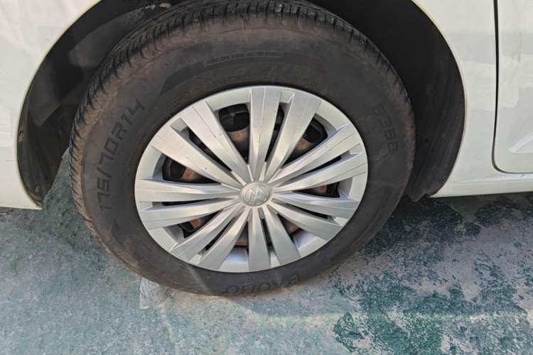 Used Volkswagen Santana 2016 1.4L Manual Fashion Edition Right Rear Wheel Hub