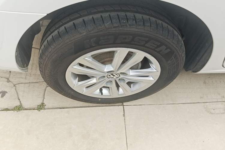 Used Volkswagen Santana 2016 1.4L Manual Fashion Edition Right Rear Wheel Hub