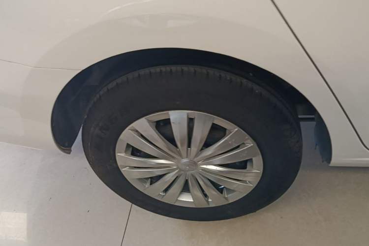 Used Volkswagen Santana 2016 1.6L Automatic Fashion Edition Right Rear Wheel Hub
