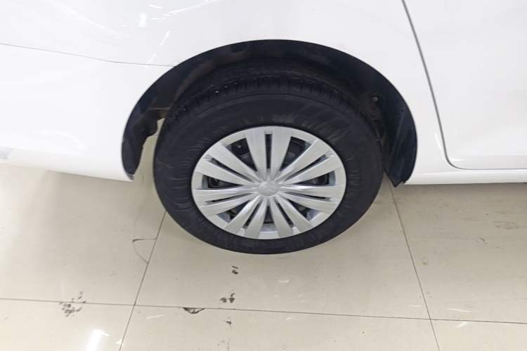 Used Volkswagen Santana 2016 1.6L Automatic Fashion Edition Right Rear Wheel Hub