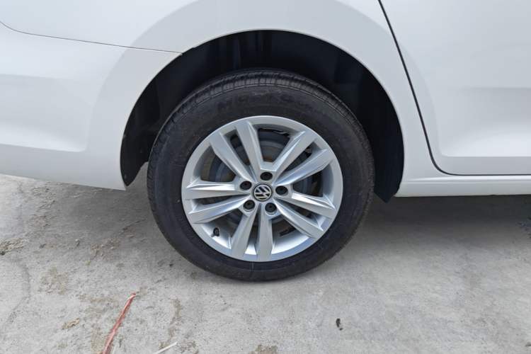 Used Volkswagen Santana 2016 1.6L Automatic Comfort Edition Right Rear Wheel Hub