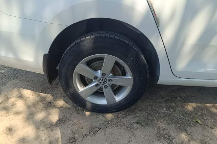 Used Volkswagen Santana 2016 1.6L Manual Fashion Edition Right Rear Wheel Hub