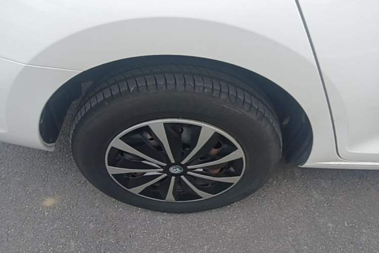 Used Volkswagen Santana 2016 1.6L Manual Fashion Edition Right Rear Wheel Hub