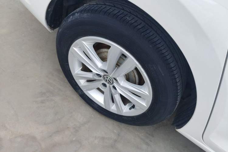 Used Volkswagen Santana 2016 1.6L Automatic Comfort Edition Right Rear Wheel Hub