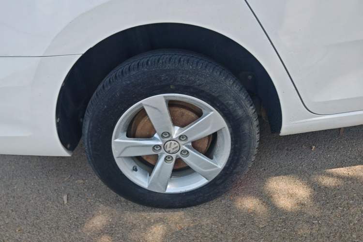Used Volkswagen Santana 2016 1.4L Manual Fashion Edition Right Rear Wheel Hub