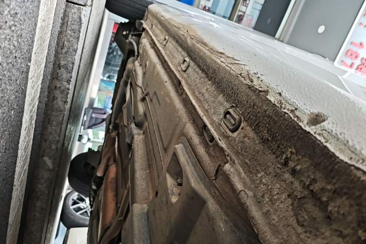 Used Volkswagen Santana 2016 1.6L Automatic Fashion Edition Right Side Sill