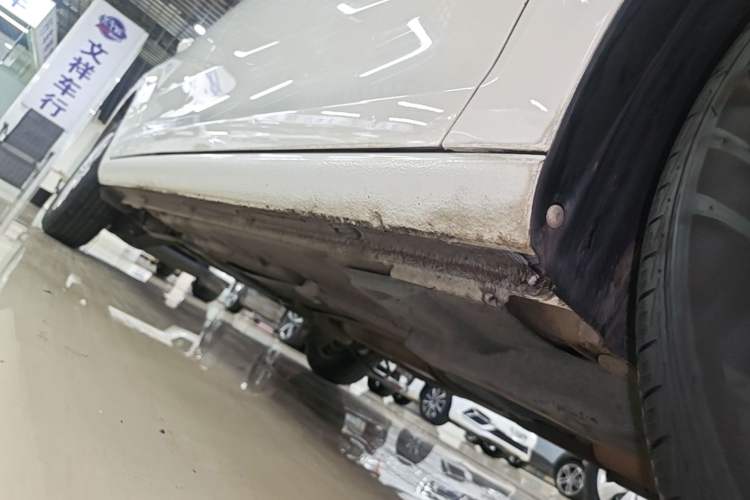 Used Volkswagen Santana 2016 1.6L Automatic Fashion Edition Right Side Sill
