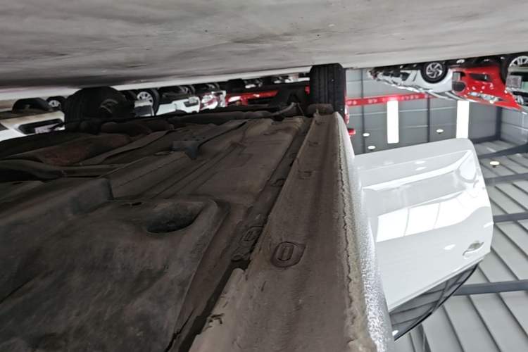 Used Volkswagen Santana 2016 1.6L Automatic Fashion Edition Right Side Sill