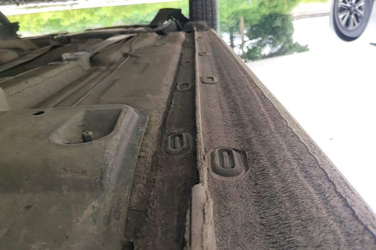 Used Volkswagen Santana 2016 1.6L Automatic Fashion Edition Right Side Sill