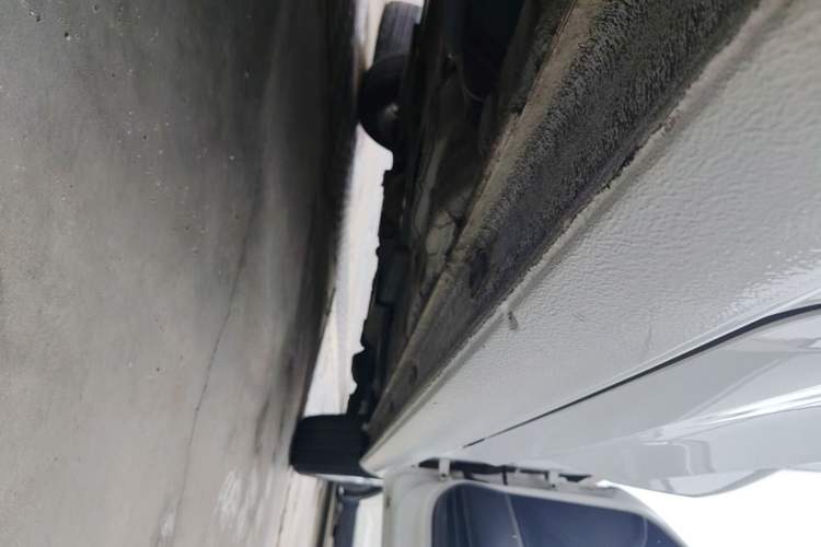 Used Volkswagen Santana 2016 1.6L Automatic Comfort Edition Right Side Sill