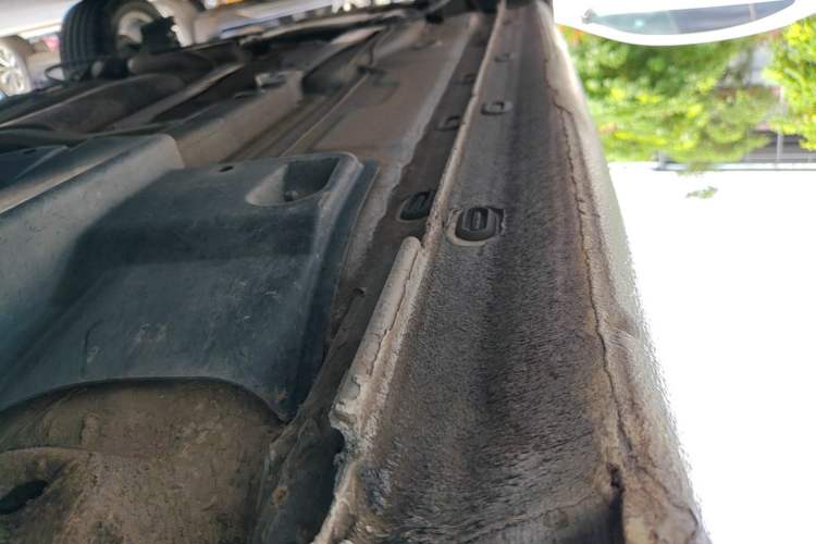 Used Volkswagen Santana 2016 1.6L Automatic Comfort Edition Right Side Sill
