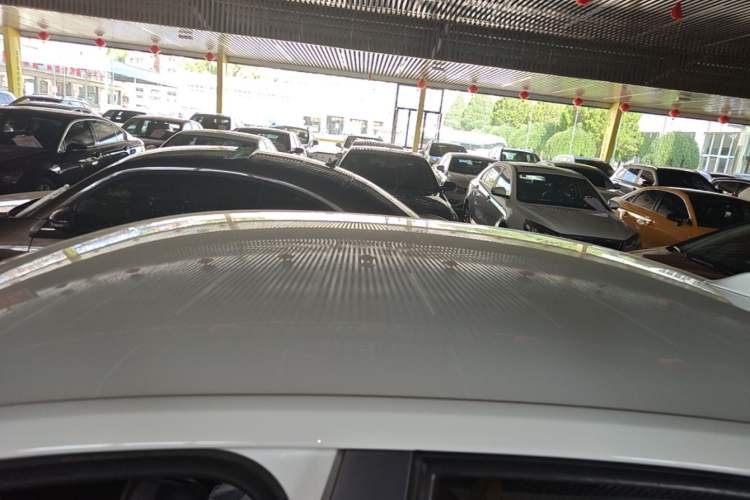 Used Volkswagen Santana 2016 1.6L Automatic Fashion Edition Roof