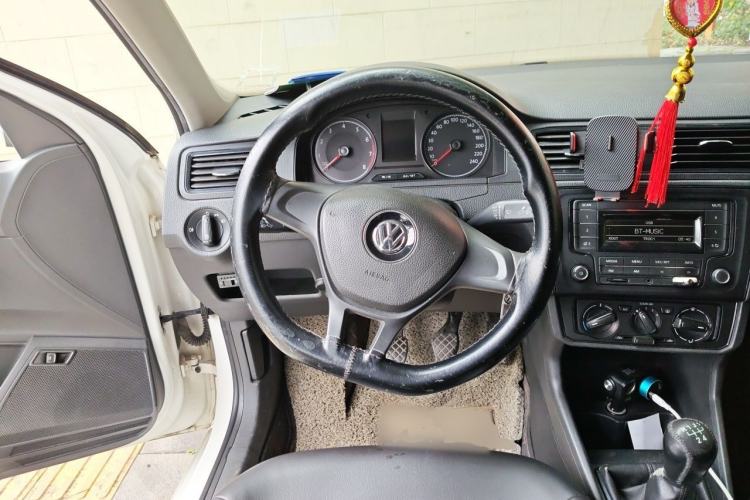 Used Volkswagen Santana 2016 1.6L Manual Fashion Edition Steering Wheel