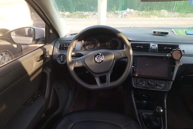 Used Volkswagen Santana 2016 1.4L Manual Fashion Edition Steering Wheel