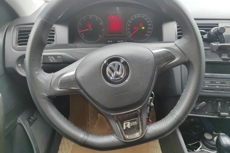 Used Volkswagen Santana 2016 1.6L Automatic Fashion Edition Steering Wheel