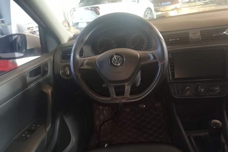 Used Volkswagen Santana 2016 1.6L Manual Fashion Edition Steering Wheel