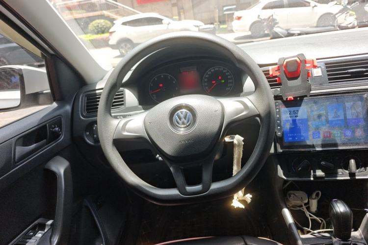 Used Volkswagen Santana 2016 1.6L Automatic Fashion Edition Steering Wheel