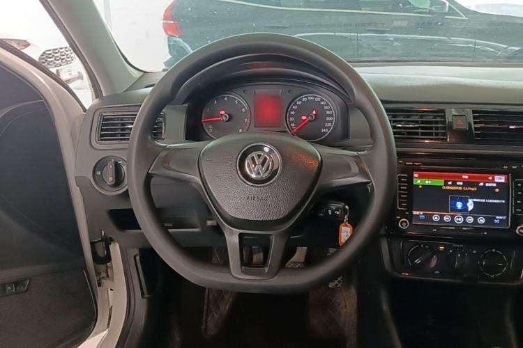 Used Volkswagen Santana 2016 1.6L Manual Fashion Edition Steering Wheel