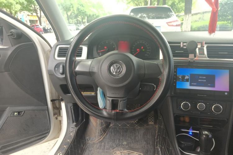 Used Volkswagen Santana 2016 1.6L Automatic Fashion Edition Steering Wheel