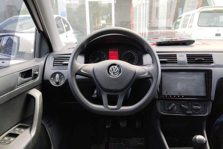 Used Volkswagen Santana 2016 1.6L Manual Fashion Edition Steering Wheel