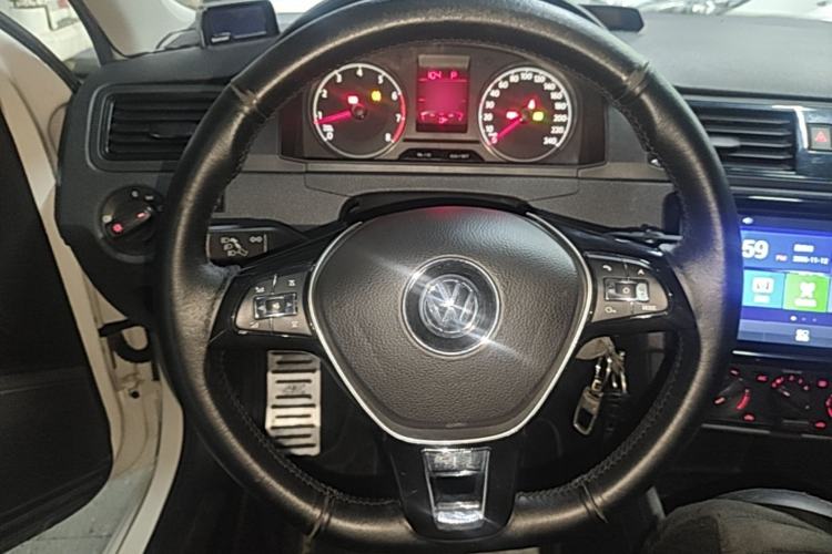 Used Volkswagen Santana 2016 1.6L Automatic Fashion Edition Steering Wheel