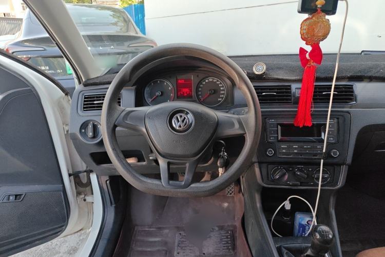 Used Volkswagen Santana 2016 1.6L Manual Fashion Edition Steering Wheel