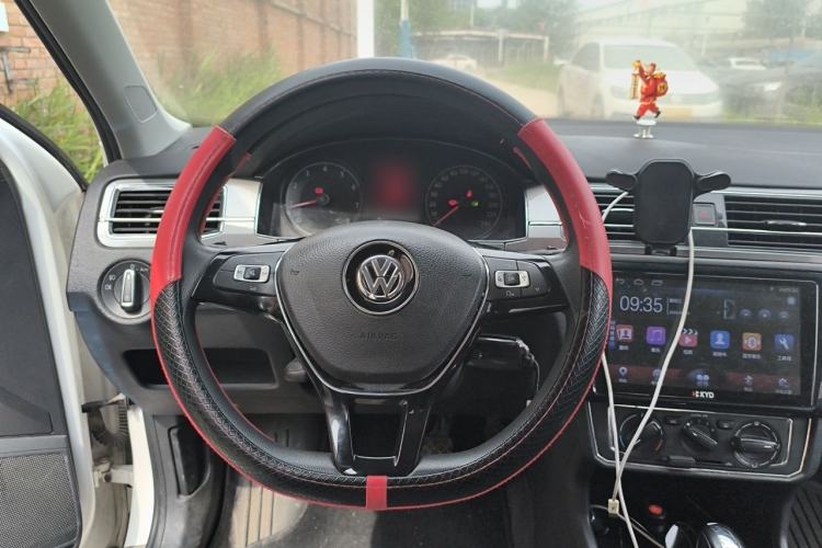 Used Volkswagen Santana 2016 1.6L Automatic Comfort Edition Steering Wheel