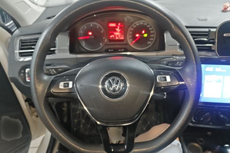 Used Volkswagen Santana 2016 1.6L Automatic Comfort Edition Steering Wheel