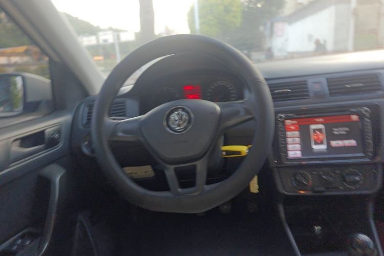 Used Volkswagen Santana 2016 1.4L Manual Fashion Edition Steering Wheel