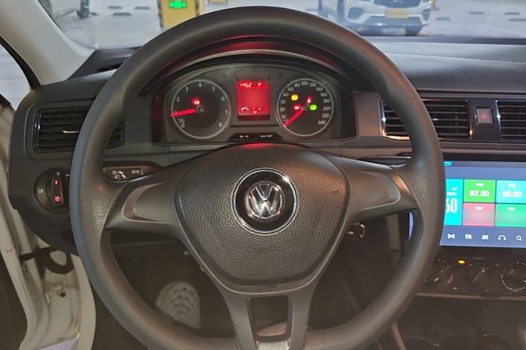 Used Volkswagen Santana 2016 1.6L Automatic Fashion Edition Steering Wheel