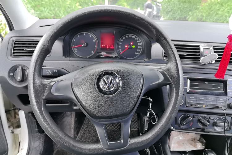 Used Volkswagen Santana 2016 1.6L Automatic Fashion Edition Steering Wheel