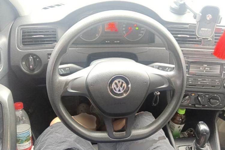 Used Volkswagen Santana 2016 1.6L Automatic Fashion Edition Steering Wheel