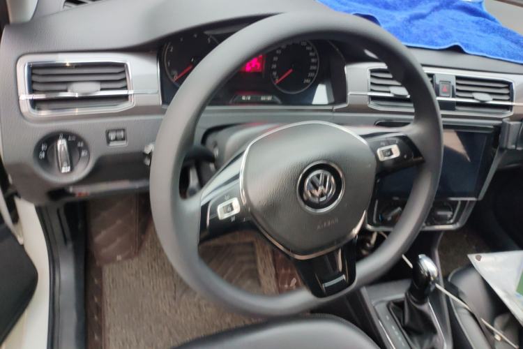 Used Volkswagen Santana 2016 1.6L Automatic Comfort Edition Steering Wheel