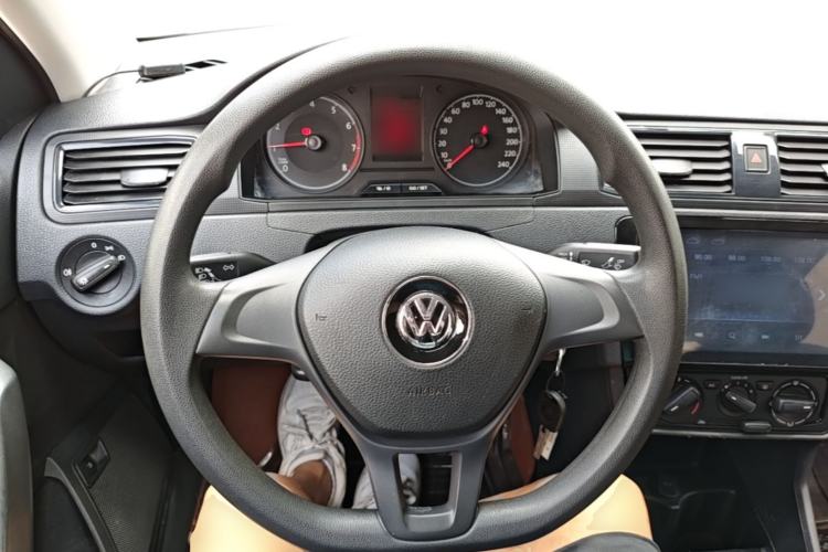 Used Volkswagen Santana 2016 1.4L Manual Fashion Edition Steering Wheel