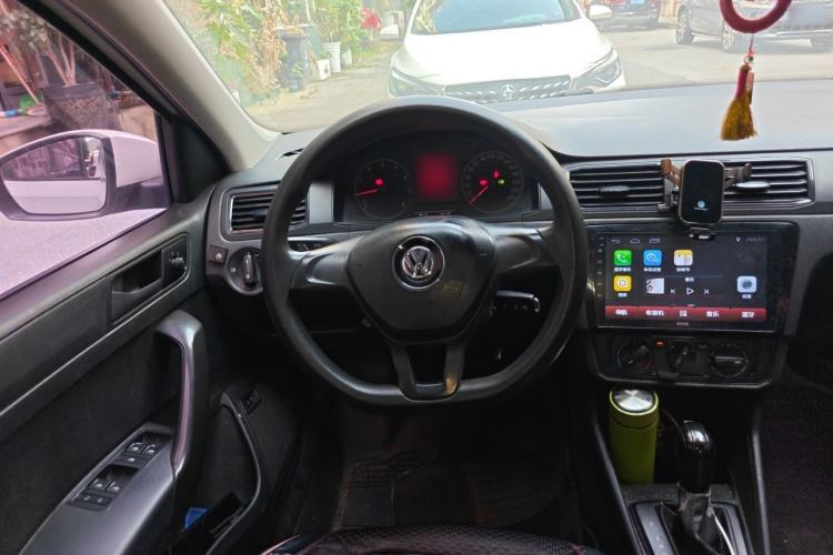Used Volkswagen Santana 2016 1.6L Automatic Fashion Edition Steering Wheel