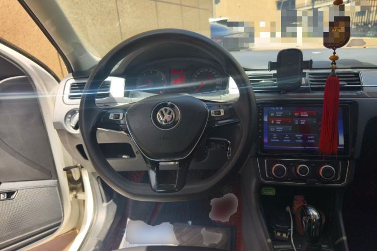 Used Volkswagen Santana 2016 1.6L Automatic Comfort Edition Steering Wheel