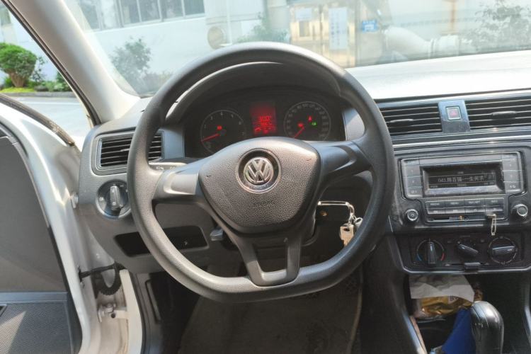 Used Volkswagen Santana 2016 1.6L Automatic Fashion Edition Steering Wheel