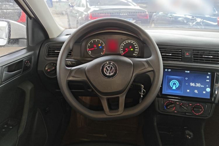 Used Volkswagen Santana 2016 1.6L Automatic Fashion Edition Steering Wheel
