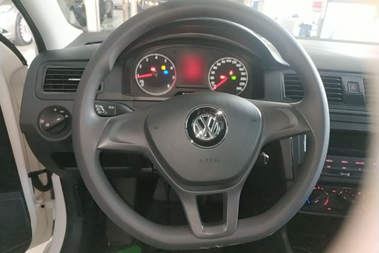 Used Volkswagen Santana 2016 1.6L Automatic Fashion Edition Steering Wheel