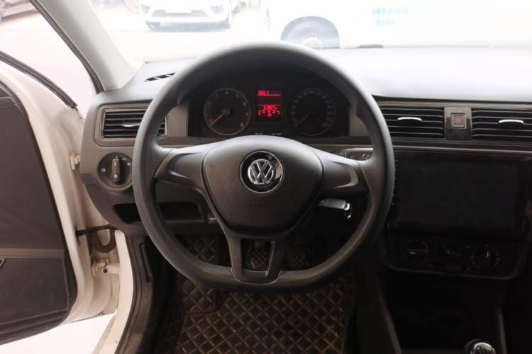 Used Volkswagen Santana 2016 1.4L Manual Fashion Edition Steering Wheel