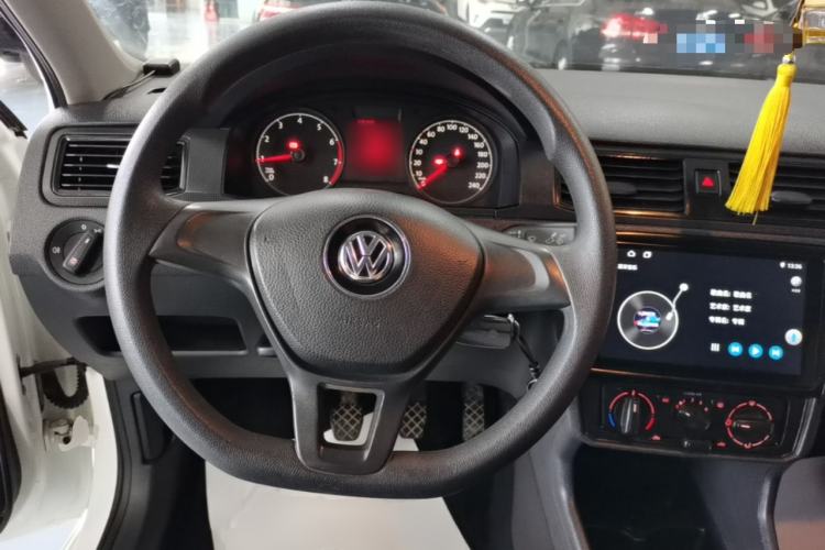 Used Volkswagen Santana 2016 1.4L Manual Fashion Edition Steering Wheel