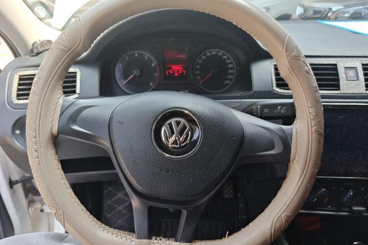 Used Volkswagen Santana 2016 1.6L Automatic Fashion Edition Steering Wheel
