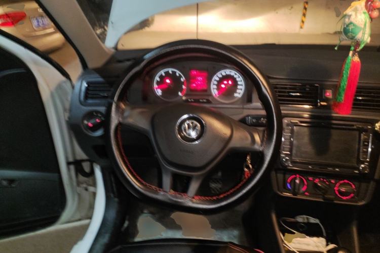 Used Volkswagen Santana 2016 1.6L Manual Fashion Edition Steering Wheel