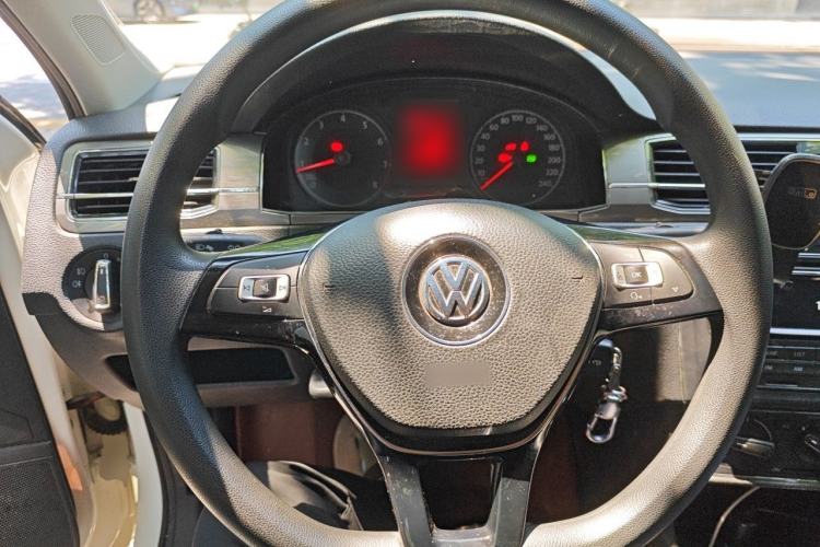 Used Volkswagen Santana 2016 1.6L Automatic Comfort Edition Steering Wheel
