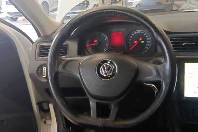 Used Volkswagen Santana 2016 1.6L Automatic Fashion Edition Steering Wheel